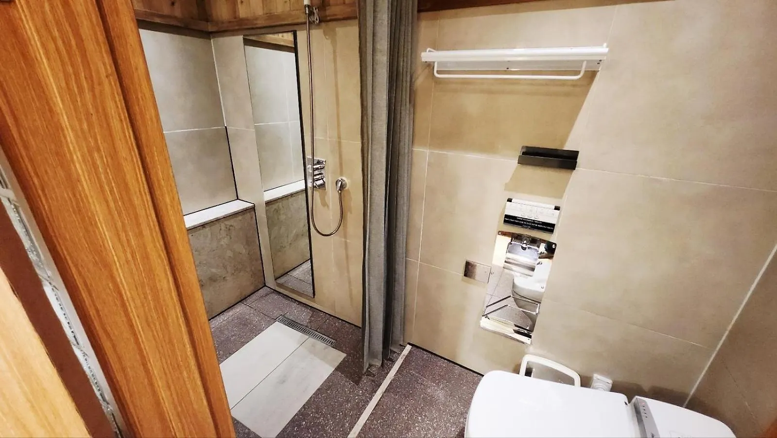 **  Polo Tourist Hotel Incheon South Korea